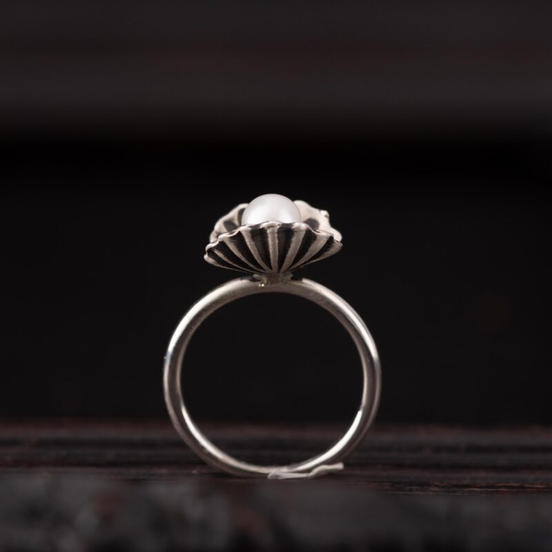Oyster and Pearl Sterling Silver Ring - Image 4