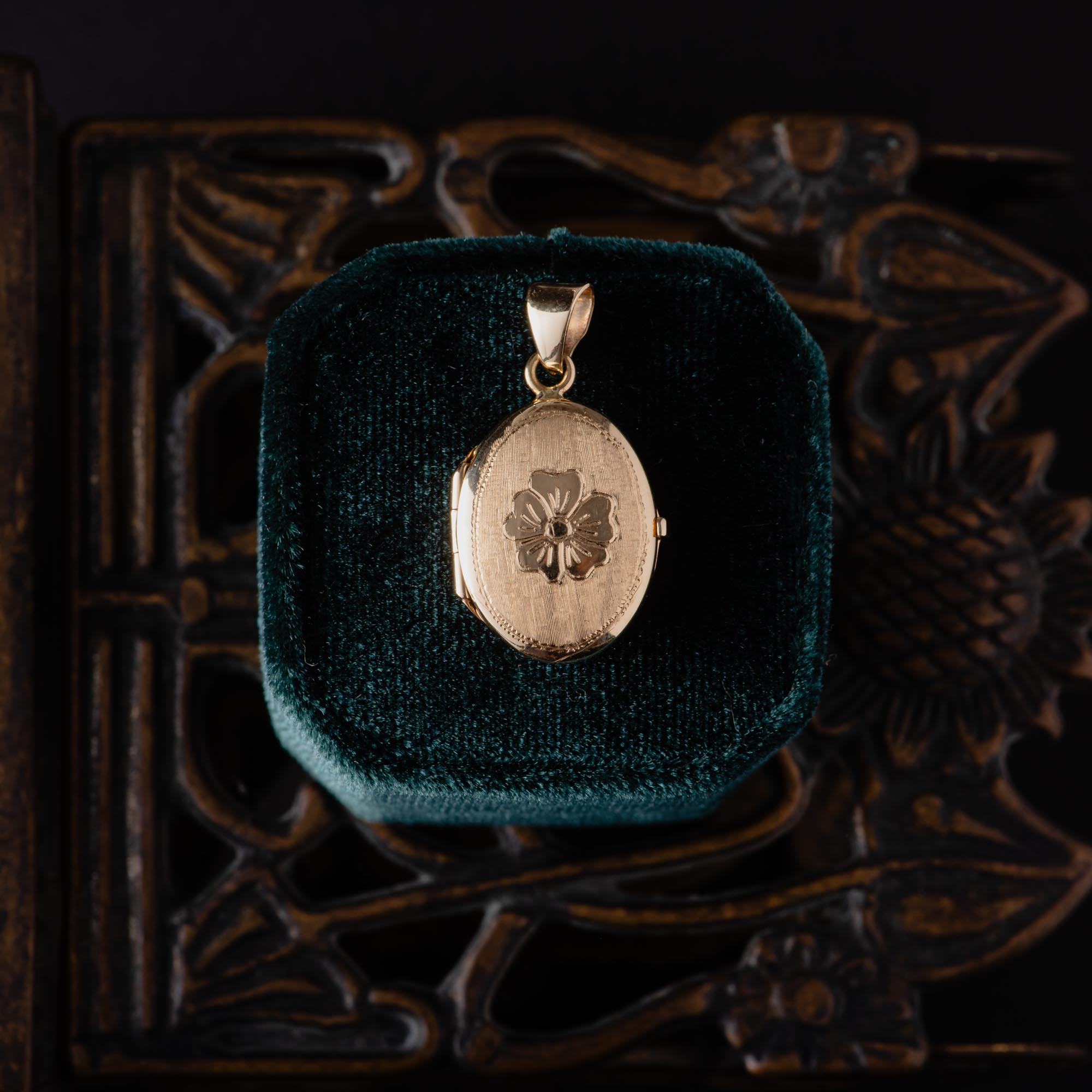 14K gold flower locket
