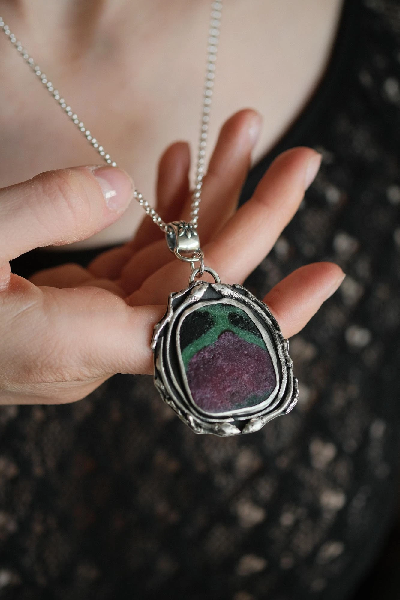 ruby-zoisite-pendant0005